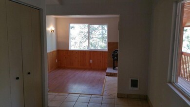 4-71856-Livingroom