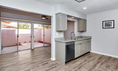 14036 N Newcastle Dr, Sun City, AZ 85351 - photo 4