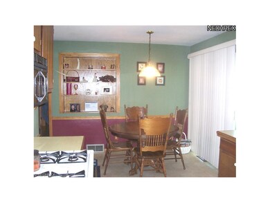 Cozy Eat in Kitchen!