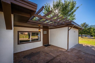 1805 E University Ave, Guthrie, OK 73044 - photo 5