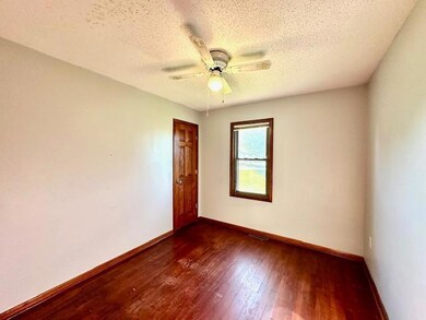 207 1st St SE, Eitzen, MN 55931 - photo 7