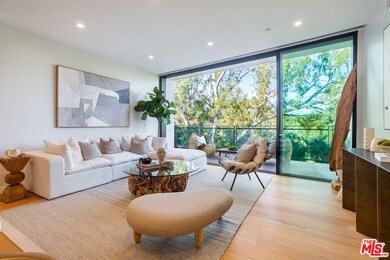 11600 Dunstan Way unit 414, Los Angeles, CA 90049 - photo 2