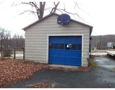 10 Poplar St, Turners Falls, MA 01376 - photo 3