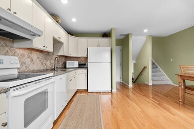 9 Griswold Dr unit B, Salem, MA 01970 - photo 2