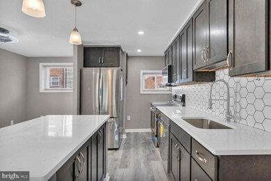 7039 Clover Ln, Upper Darby, PA 19082 - photo 6