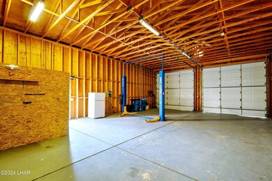 Lift & Garage Fridge included