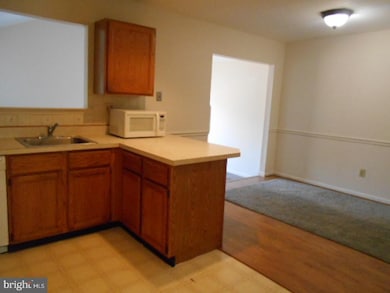 662 Kenney Ln, Brookhaven, PA 19015 - photo 4