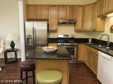 2566 Banshire Dr, Herndon, VA 20171 - photo 2