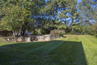 844 W Rosewood Dr, Bloomington, IN 47404 - photo 5