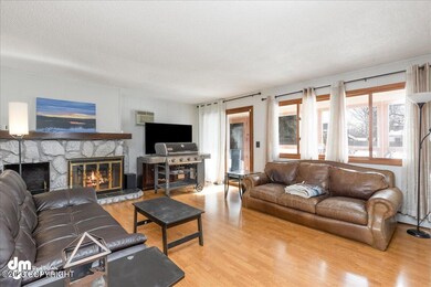 04-Living Room 20230407-DW-5005