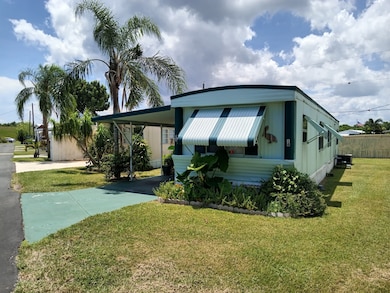 1536 U S 441 unit 14, Okeechobee, FL 34974 - photo 4