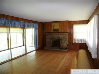 289 Starbarrack Rd, Red Hook, NY 12571 - photo 4