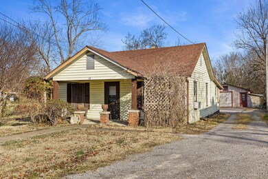 110 W Adams Ave, Lebanon, TN 37087 - photo 2
