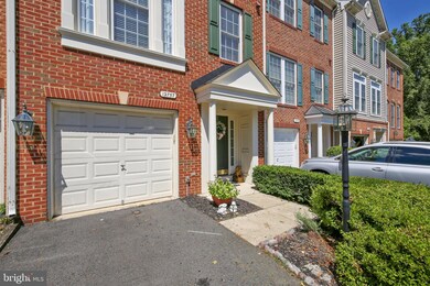 12757 Heron Ridge Dr, Fairfax, VA 22030 - photo 3