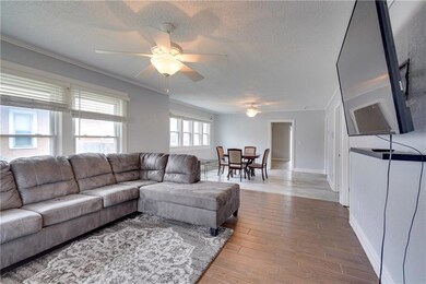 2425 E Walnut St, Des Moines, IA 50317 - photo 4