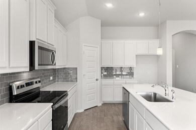 225 Rosemary Dr, Azle, TX 76020 - photo 4