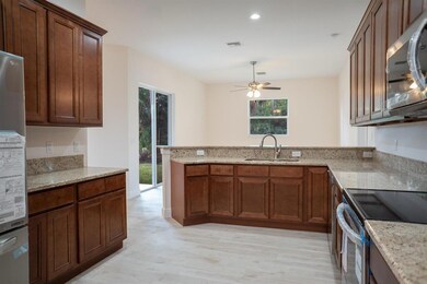 17. Kitchen 4