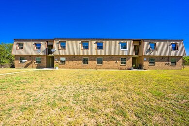1316 N Mary St, Comanche, TX 76442 - photo 4