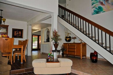 Entry to Dining
