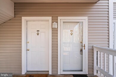 11971 Cardamom Dr, Woodbridge, VA 22192 - photo 4