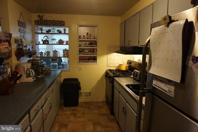 1020 Foxridge Ln, Essex, MD 21221 - photo 6