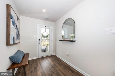 826 Creekway Dr, Frederick, MD 21701 - photo 3