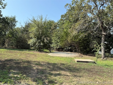 319 Lake Dr, Eufaula, OK 74432 - photo 6