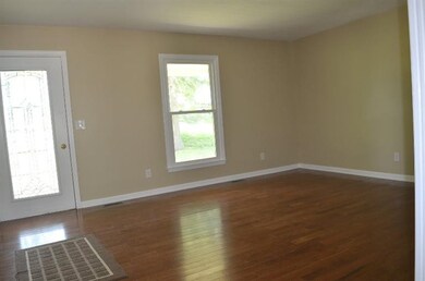 113 Old Danville Rd, Harrodsburg, KY 40330 - photo 6