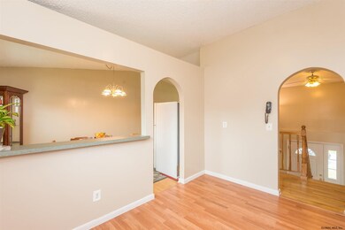 31 Michigan Ave, Rensselaer, NY 12144 - photo 5