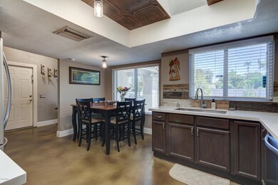 2602 N Yucca St-9