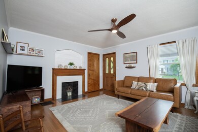 Family Room- 4