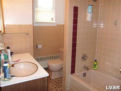 1404 Wood St, Bethlehem, PA 18017 - photo 3