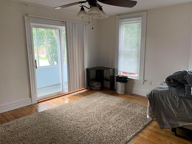 318 E 17th ColsOH 43201 6/7 Br Univ Dist