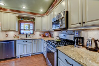 25 Fieldstone Rd Staten Island-large-020