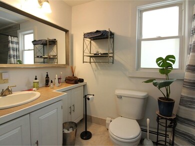 425 Manhattan Dr, Burlington, VT 05401 - photo 6