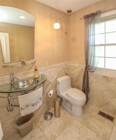 255 Walnut Hill Ave, Manchester, NH 03104 - photo 6