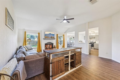 1014 Rocky Creek Dr, Pflugerville, TX 78660 - photo 6