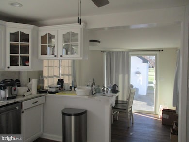 121 Hoover Ave, Trenton, NJ 08619 - photo 6