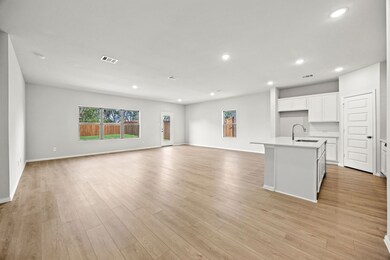 3204 Kingdom Dr, Denton, TX 76208 - photo 4