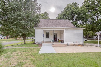 202 N Cherry St, Freeburg, IL 62243 - photo 4