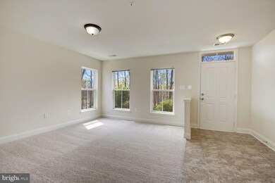 11900 Weybridge Ln, Germantown, MD 20876 - photo 3