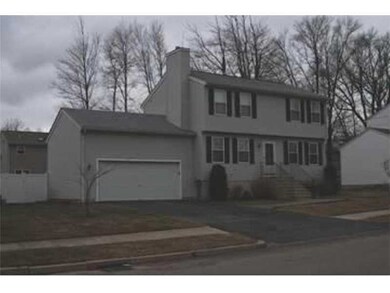 105 Laura Cir, Cranston, RI 02920 - photo 2