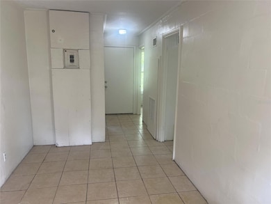 543 Division St unit 3, Daytona Beach, FL 32114 - photo 2