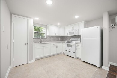 2816 Woodard St unit B, Houston, TX 77026 - photo 5