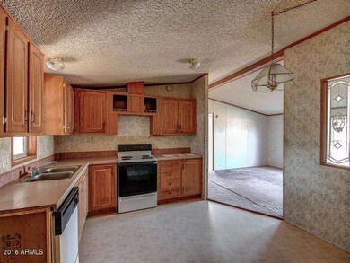 023-324566 - Kitchen (2)