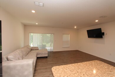 10549 Maidstone Cove Dr, Jacksonville, FL 32218 - photo 4