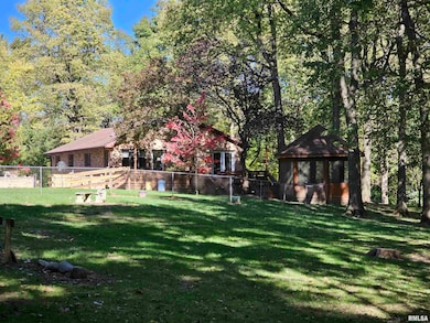 2117 W Woodland Ln, Jacksonville, IL 62650 - photo 5