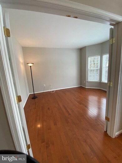 35771 Chapel Hill Ct, Round Hill, VA 20141 - photo 4