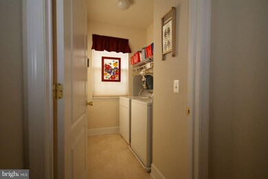 13998 Greendale Dr unit 2, Woodbridge, VA 22191 - photo 5