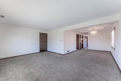 7560 Banks St unit 2, Justice, IL 60458 - photo 2